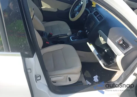 2013 Volkswagen Jetta 2.5L Se z USA, uszkodzony, nr VIN 3VWDP7AJ8DM395977